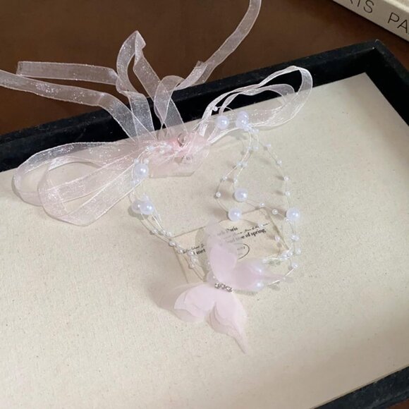 Dainty Boho Lace Choker with Butterfly and Pearl - Adjustable Length Necklace - Picture 3 of 7